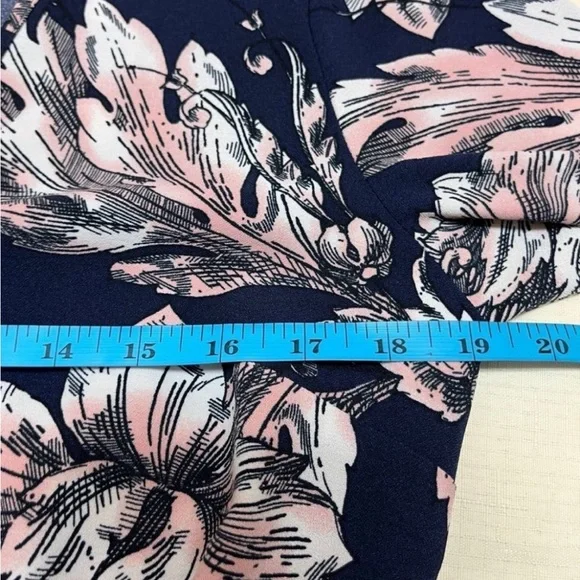 Boston Proper S navy floral surplice romper with pockets - Picture 4 of 10